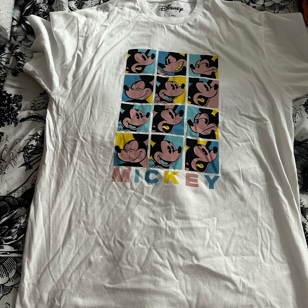 Disney Mickey Mouse Graphic T-Shirt GUC
